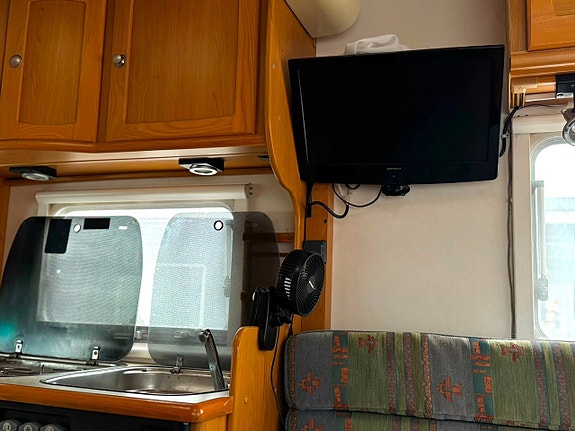 Dethleffs Fiat Campervan 2.8 i.d.TD H 58 Halvintegrerad B-Kort Solceller NyKamrem NyBes 122hk 16 of 29