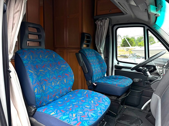 Dethleffs Fiat Campervan 2.8 i.d.TD H 58 Halvintegrerad B-Kort Solceller NyKamrem NyBes 122hk 7 of 29