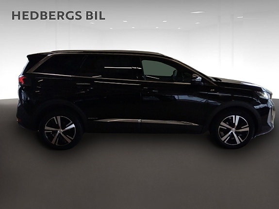 Peugeot 5008 2 of 5