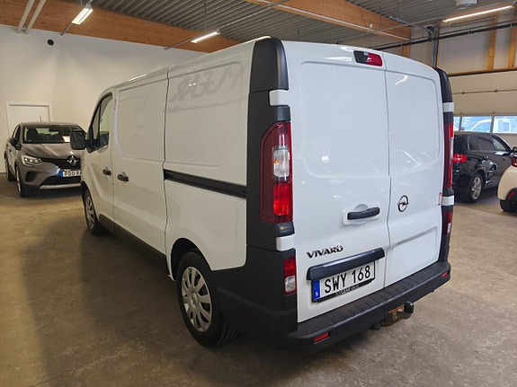 Opel Vivaro 4 of 5
