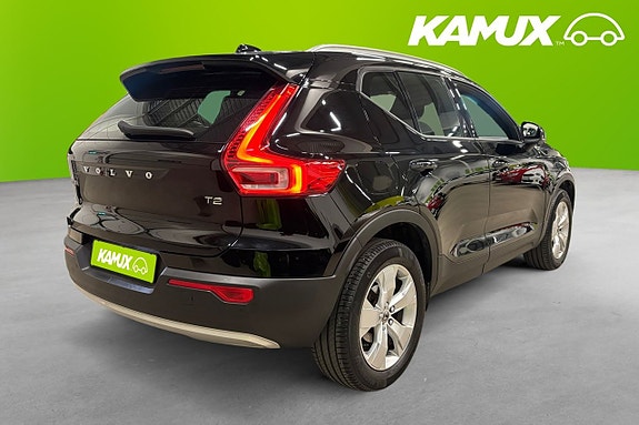 Volvo XC40 4 of 5