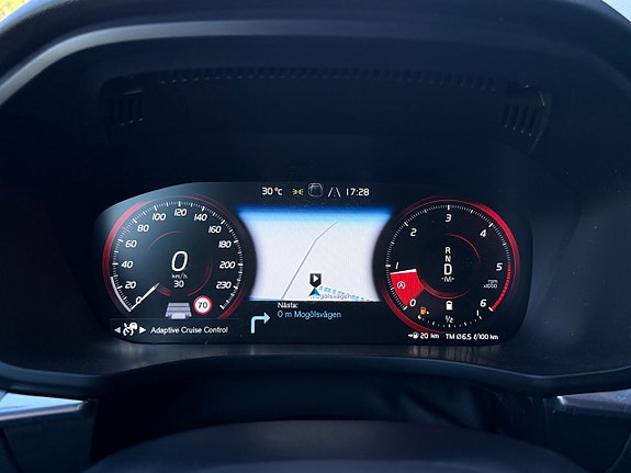 Volvo XC60 15 of 27