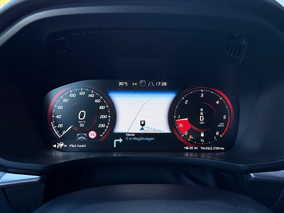 Volvo XC60 16 of 27
