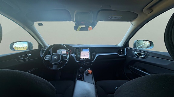 Volvo XC60 10 of 27
