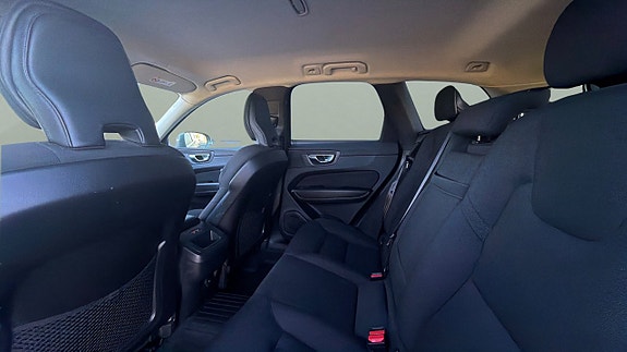 Volvo XC60 12 of 27