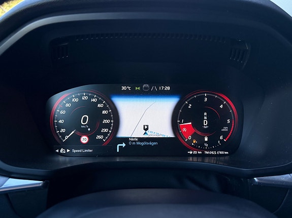 Volvo XC60 17 of 27