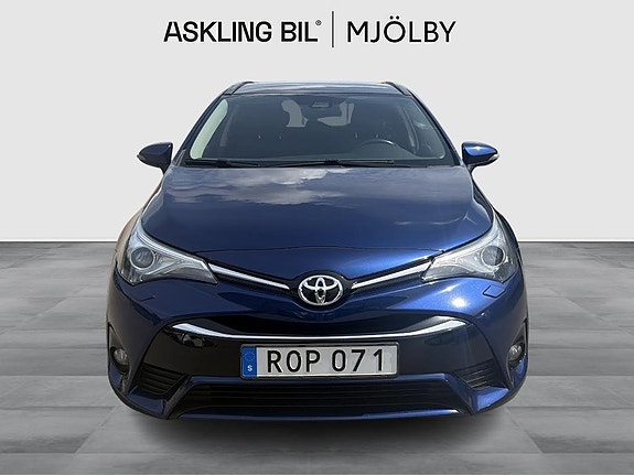 Toyota Avensis 5 of 5