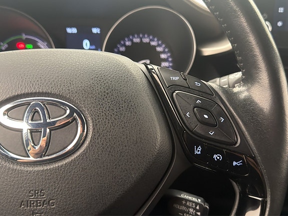 Toyota C-HR 22 of 30