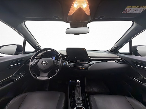 Toyota C-HR 12 of 30