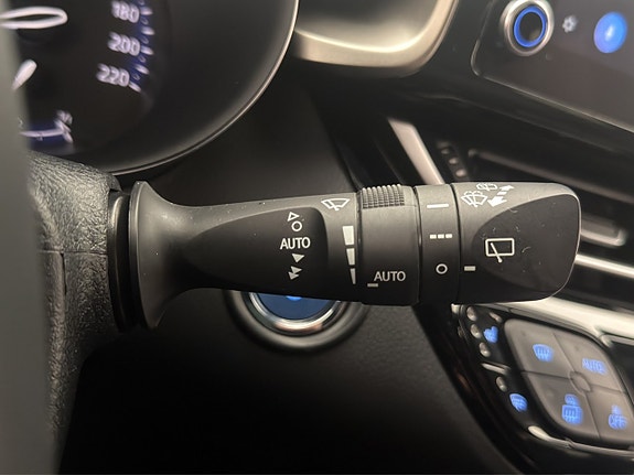Toyota C-HR 25 of 30