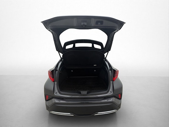 Toyota C-HR 8 of 30