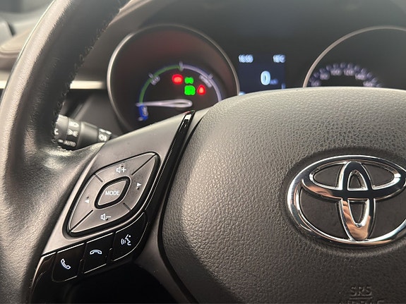 Toyota C-HR 23 of 30
