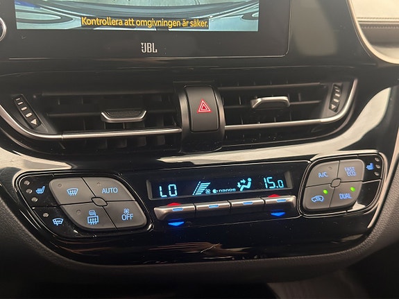 Toyota C-HR 20 of 30