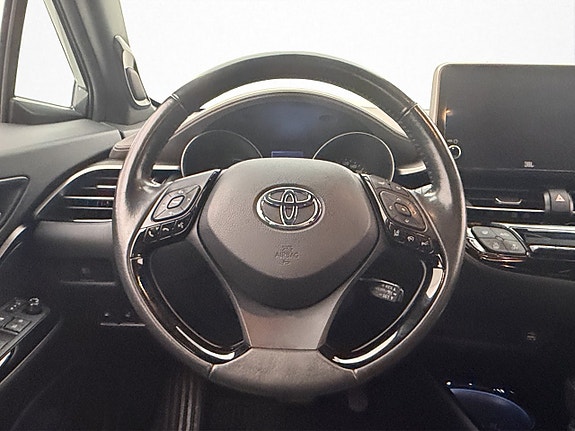 Toyota C-HR 13 of 30
