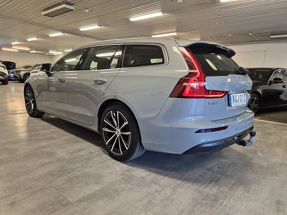 Volvo V60 3 of 5