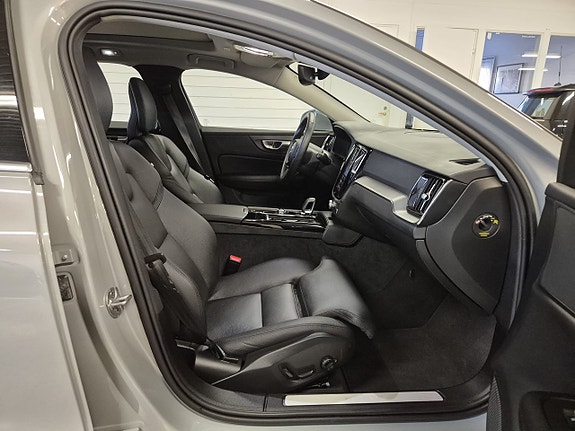 Volvo V60 11 of 24