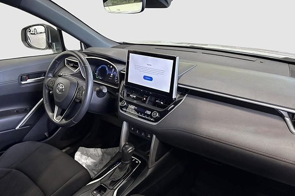 Toyota Corolla Cross 8 of 12