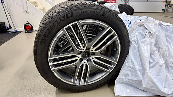 Mercedes-Benz GLS400 d 14 of 14