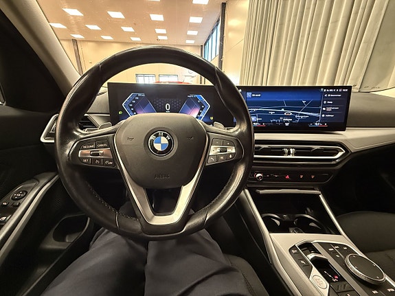 BMW 320d 12 of 13