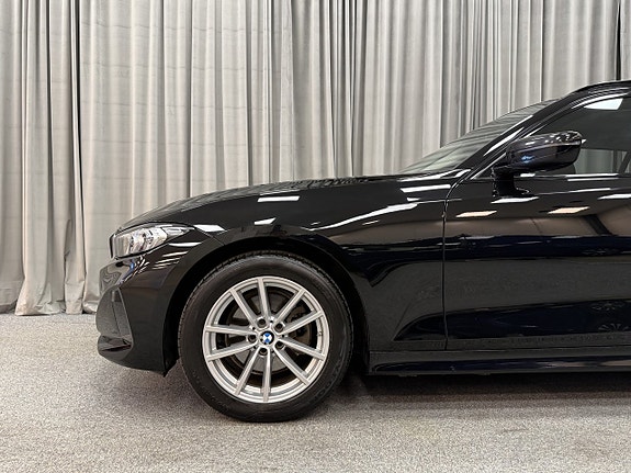 BMW 320d 4 of 13