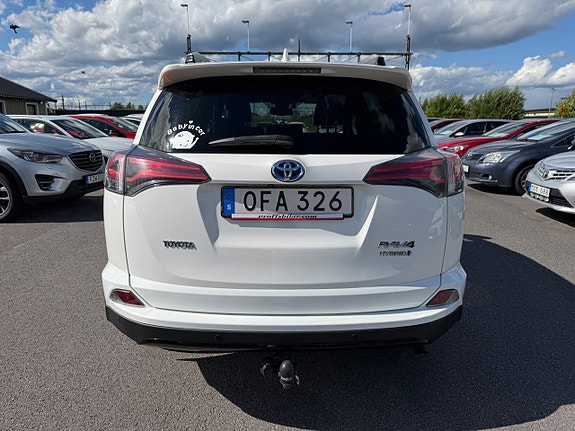 Toyota RAV4 4 of 20