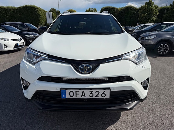 Toyota RAV4 7 of 20