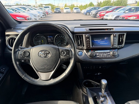 Toyota RAV4 16 of 20