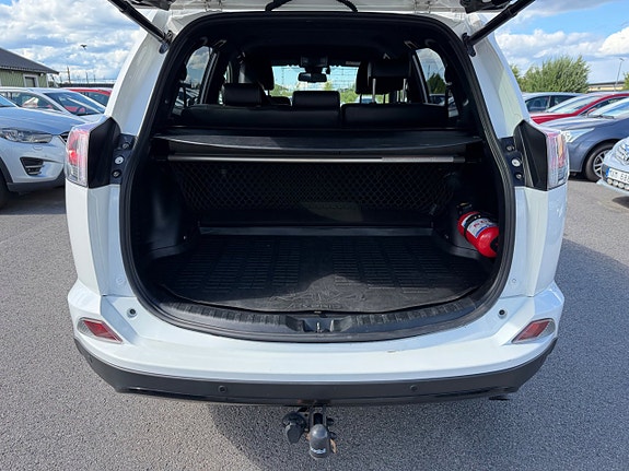 Toyota RAV4 9 of 20