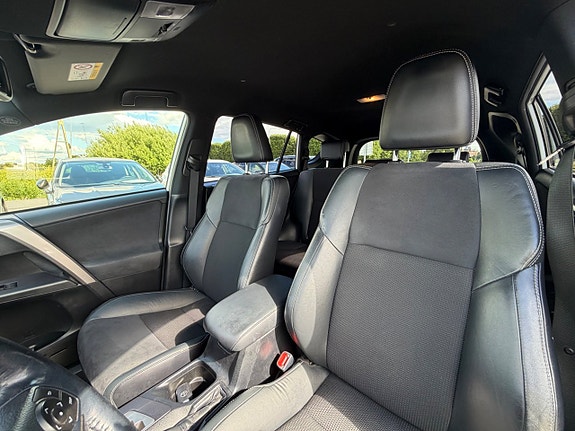 Toyota RAV4 10 of 20