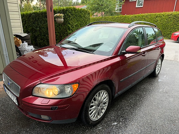 Volvo V50 2 of 5