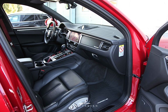 Porsche Macan GTS 15 of 25