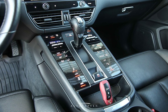 Porsche Macan GTS 11 of 25