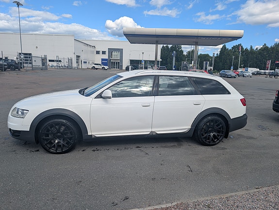 Audi A6 allroad 2 of 5