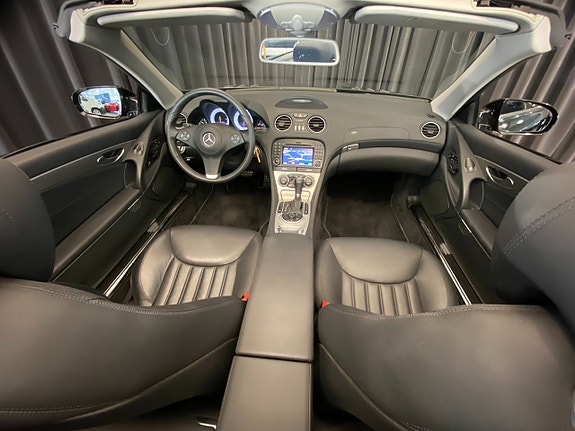 Mercedes-Benz SL350 24 of 30