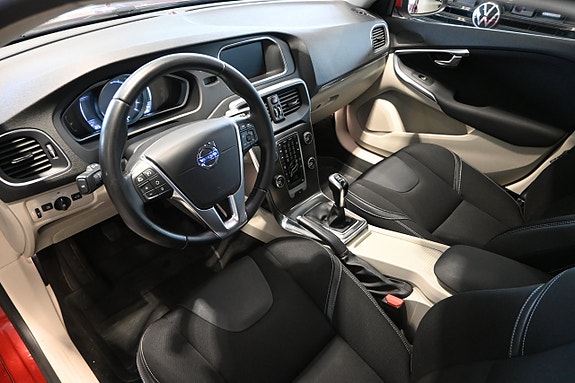 Volvo V40 7 of 29