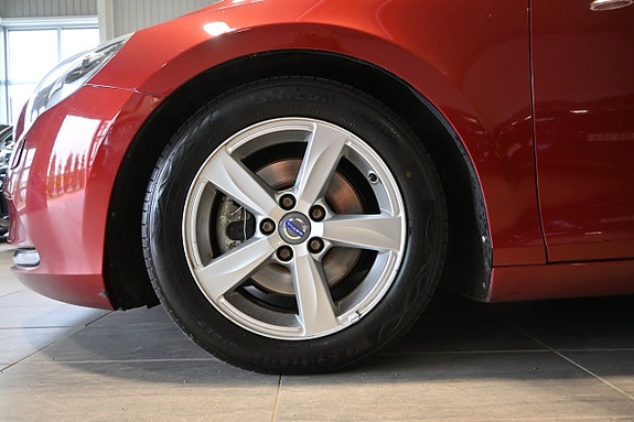 Volvo V40 6 of 29