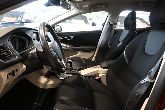 Volvo V40 8 of 29