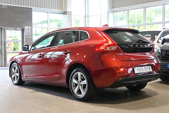 Volvo V40 3 of 29
