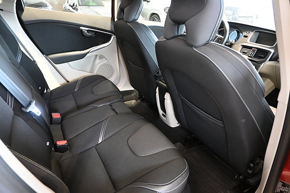 Volvo V40 13 of 29