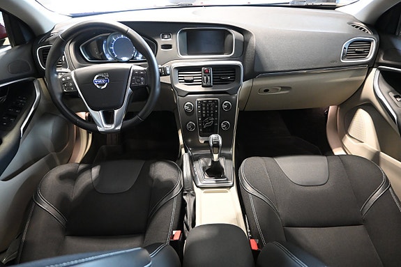 Volvo V40 9 of 29