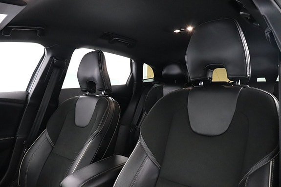 Volvo V40 13 of 21