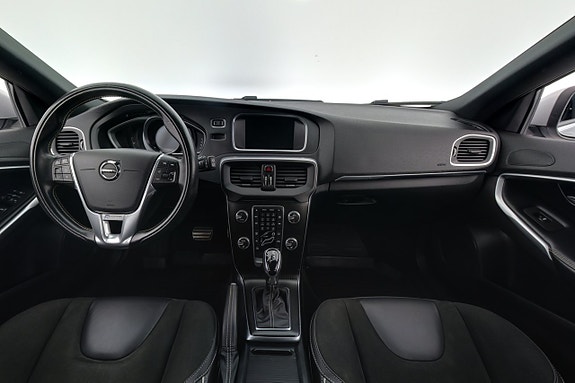 Volvo V40 15 of 21