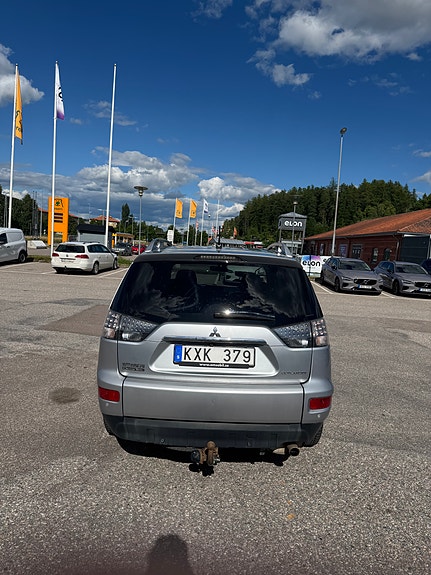 Mitsubishi Outlander 3 of 5