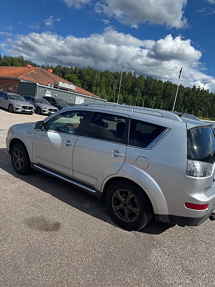 Mitsubishi Outlander 4 of 5