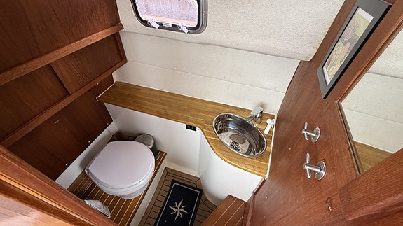 Forbina 9000 Flybridge med en påkostad utrustningslista 17 of 24