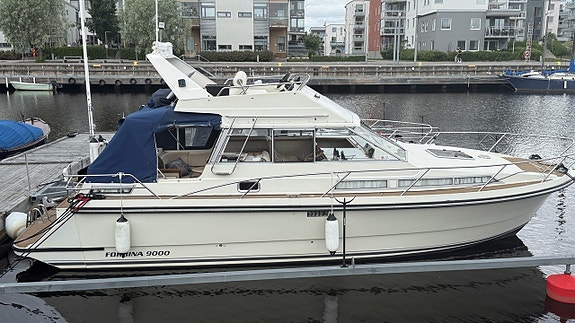 Forbina 9000 Flybridge med en påkostad utrustningslista 2 of 5