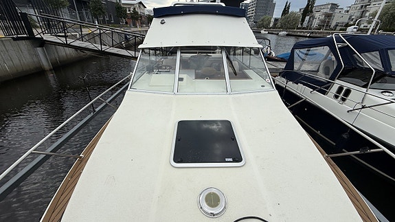 Forbina 9000 Flybridge med en påkostad utrustningslista 5 of 5