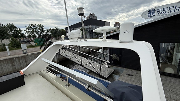 Forbina 9000 Flybridge med en påkostad utrustningslista 9 of 24