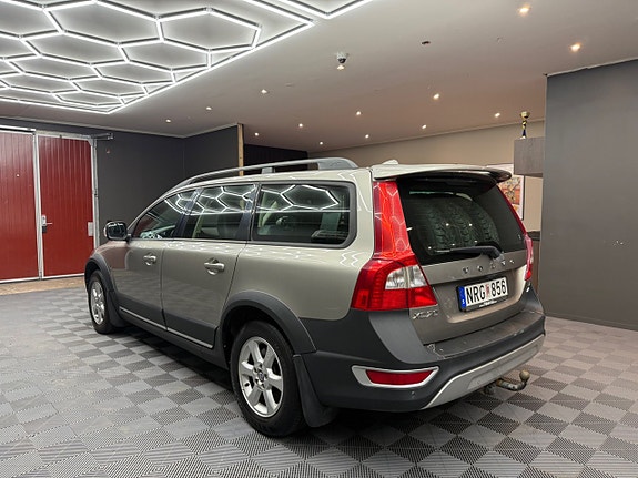 Volvo XC70 2 of 5