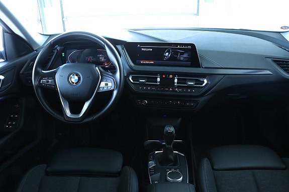 BMW 218 11 of 15